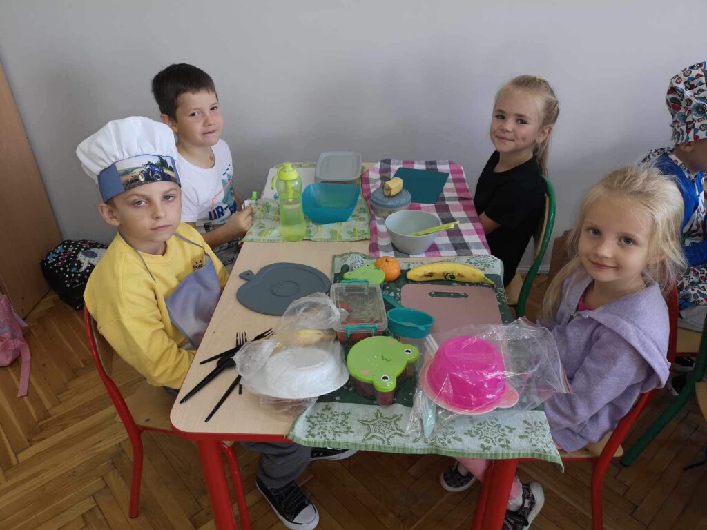 Owocowe śniadanko "zerówkowiczów".